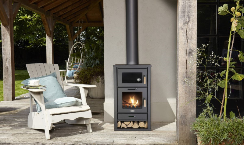 Luxe houtkachel voor in de tuin